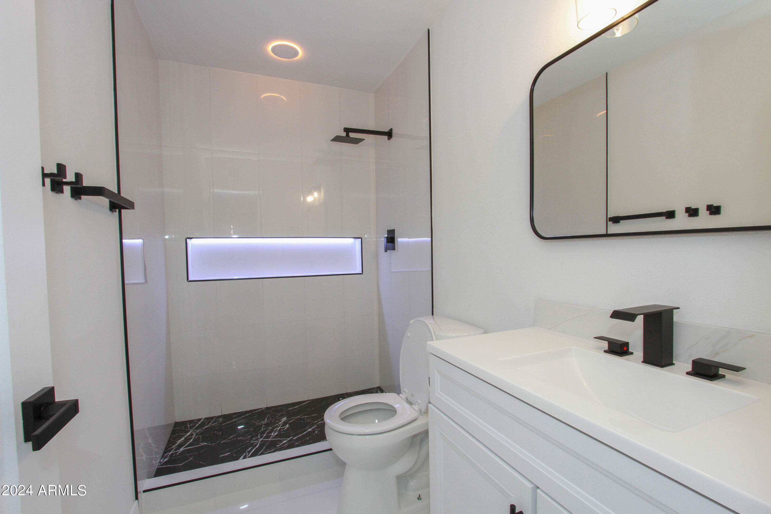 3442 West Hearn Road Phoenix, AZ 85053 - Photo 40 of 58 3442 W Hearn RD-42