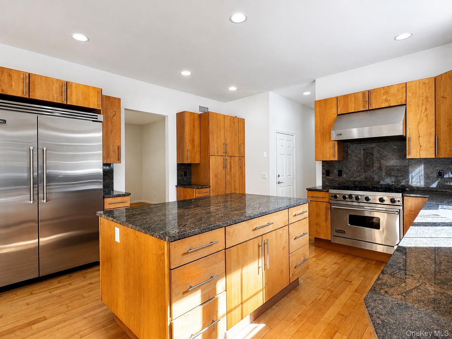 61 Shore Road, Unit B Mount Sinai, NY 11766 - Photo 20 of 45 Gallery Image 20