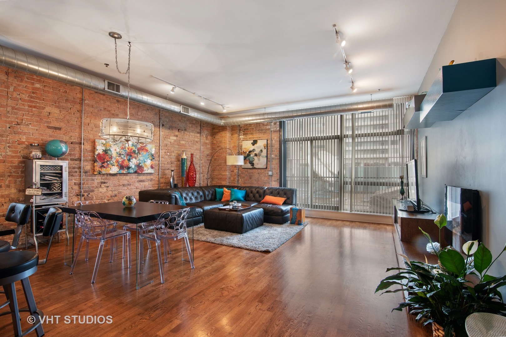 23 North Green Street, Unit 402 Chicago, IL 60607 - Photo 5 of 17