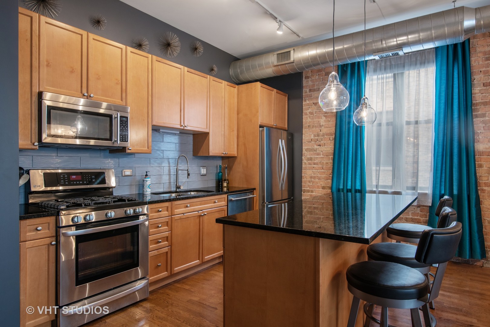 23 North Green Street, Unit 402 Chicago, IL 60607 - Photo 6 of 17