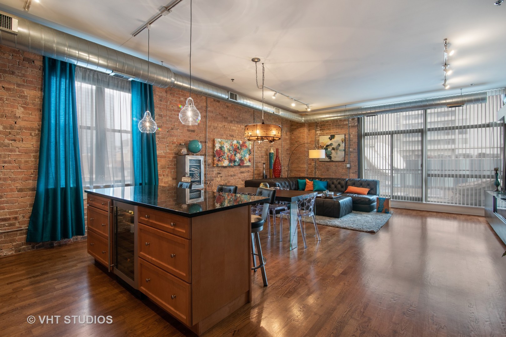 23 North Green Street, Unit 402 Chicago, IL 60607 - Photo 8 of 17