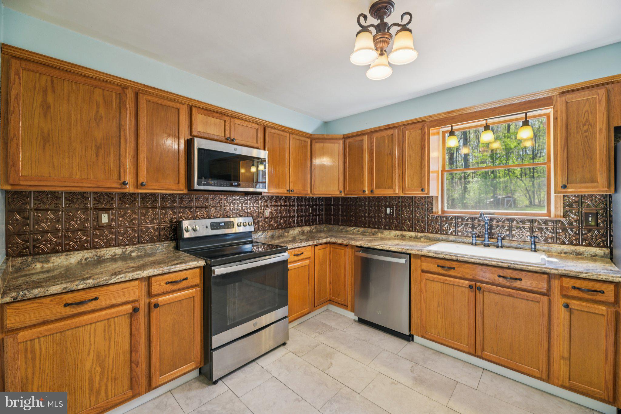 10165 Rocky Rd Place Waldorf, MD 20603 - Photo 7 of 44