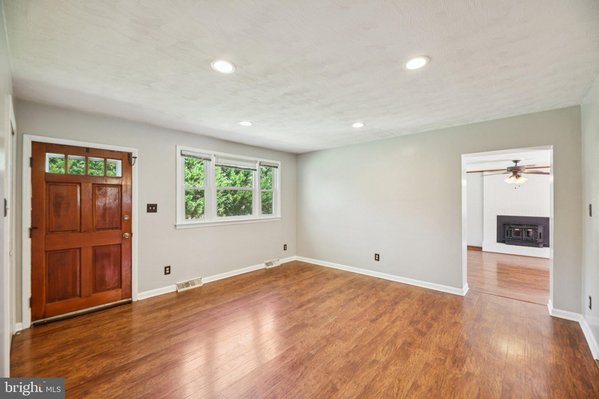 10165 Rocky Rd Place Waldorf, MD 20603 - Photo 10 of 44 Gorgeous Living/Dining Room with Recessed Lights
