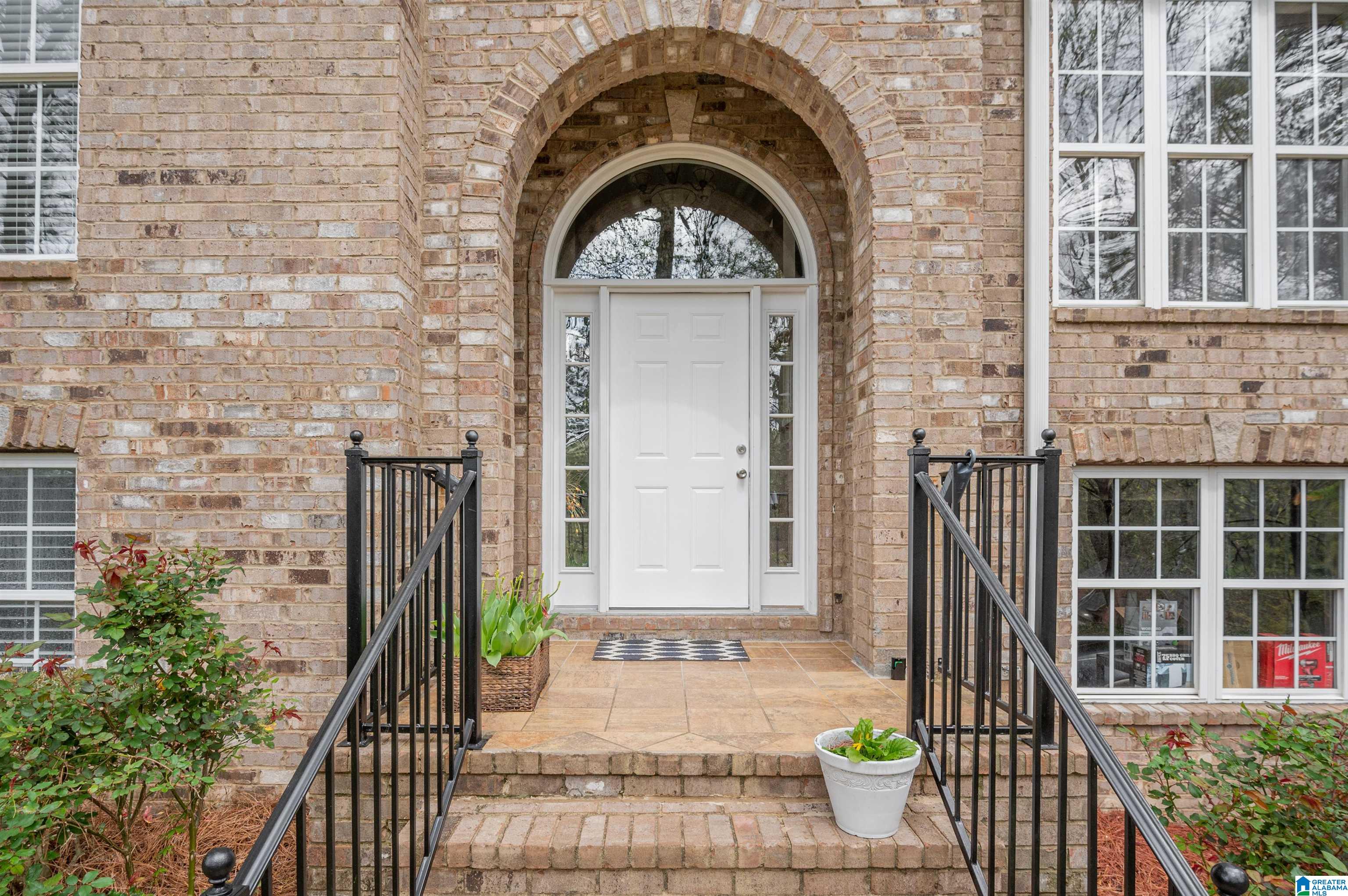 210 Arbor Court Sterrett, AL 35147 - Photo 4 of 50