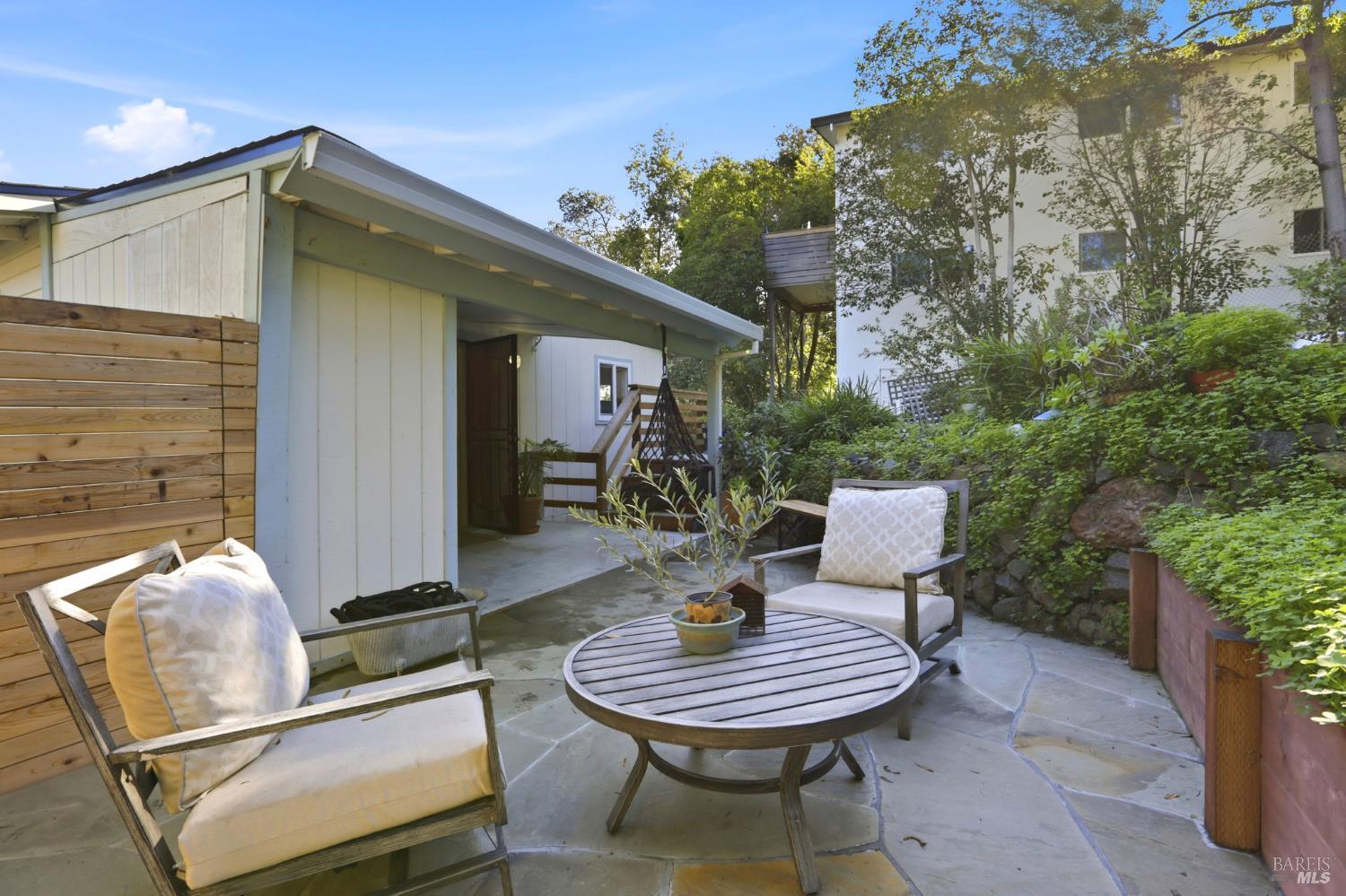 280 Prospect Drive San Rafael, CA 94901 - Photo 21 of 38 a view of a outdoor seating area