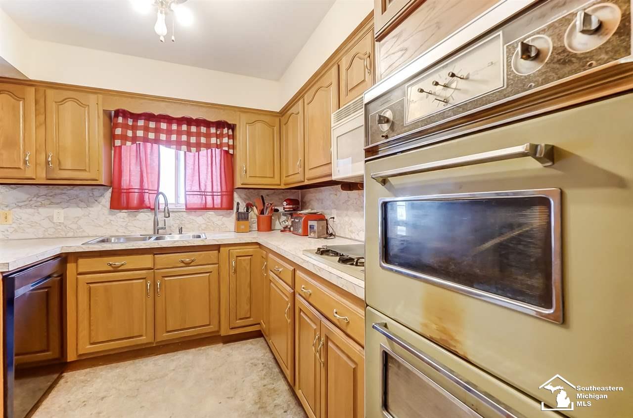 3725 Bluebush Road Monroe, MI 48162 - Photo 11 of 42