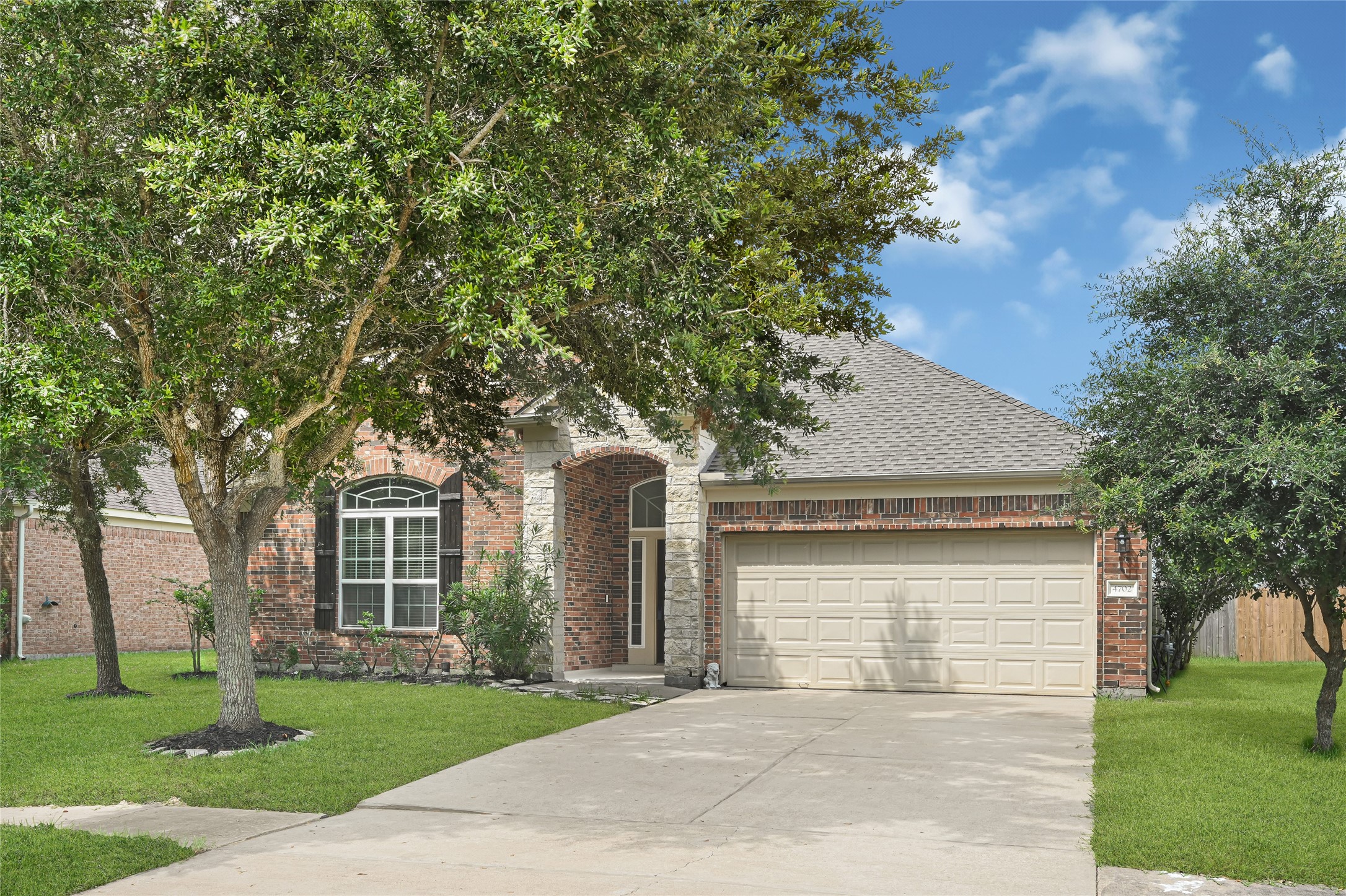 4702 Sedgewood Drive Rosenberg, TX 77471 - Photo 2 of 24