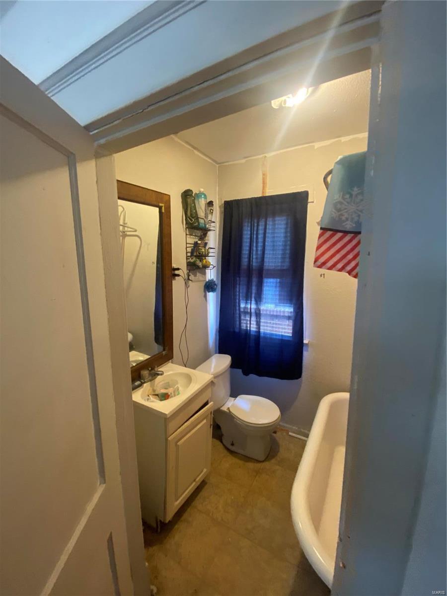5917 Harney Avenue St. Louis, MO 63136 - Photo 9 of 21