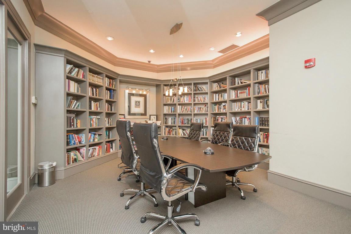 851 North Glebe Road, Unit 1609 Arlington, VA 22203 - Photo 22 of 28 Community