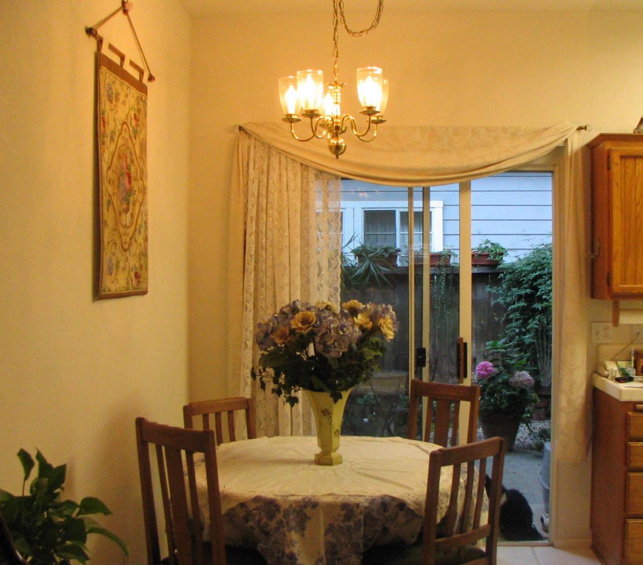 223 Mathilda Drive Goleta, CA 93117 - Photo 4 of 7 Dining area