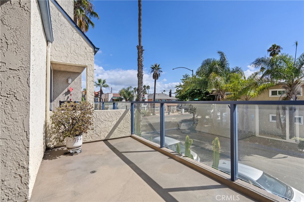 1 3rd Place, Unit 2 Long Beach, CA 90802 - Photo 13 of 55 a view of a balcony
