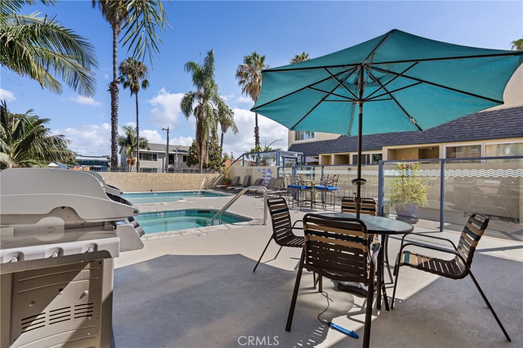 1 3rd Place, Unit 2 Long Beach, CA 90802 - Photo 22 of 55 a view of a backyard with sitting area