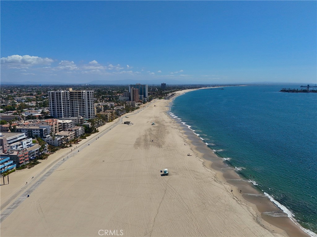 1 3rd Place, Unit 2 Long Beach, CA 90802 - Photo 39 of 55 a view of a ocean view