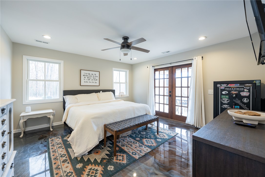 816 Table Rock Road Marietta, SC 29661 - Photo 16 of 32