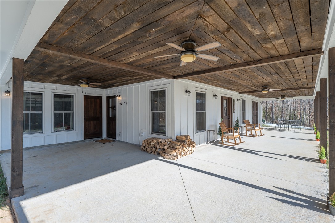 816 Table Rock Road Marietta, SC 29661 - Photo 3 of 32