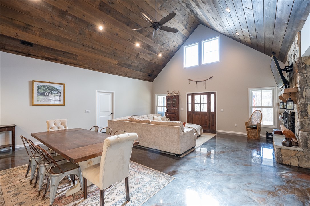 816 Table Rock Road Marietta, SC 29661 - Photo 5 of 32
