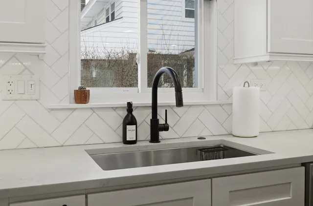 $950,000 | 101 West Jackson Street, Elmhurst, IL 60126