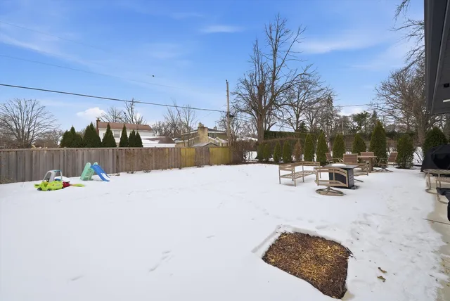 $950,000 | 101 West Jackson Street, Elmhurst, IL 60126