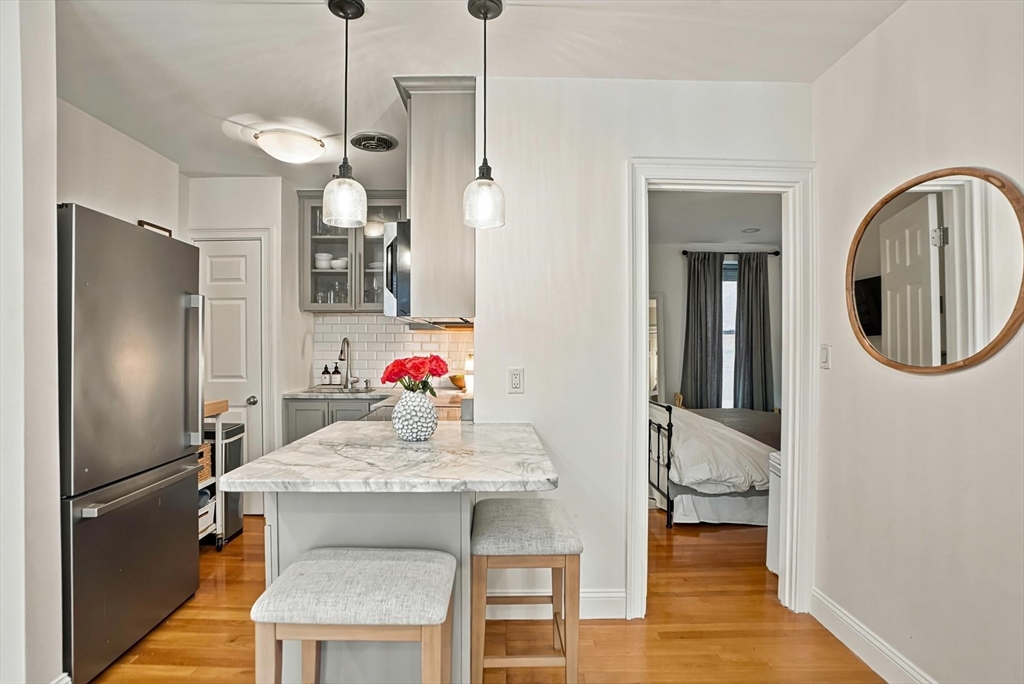 8 Battery Street, Unit 4 Boston, MA 02109 - Photo 7 of 33