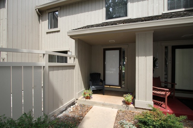 567 Old Barn Road, Unit 567 Lake Barrington, IL 60010 - Photo 2 of 20