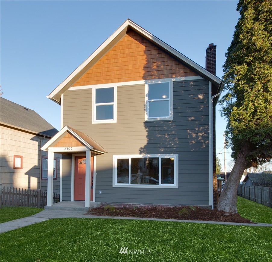 2309 Rockefeller Avenue Everett, WA 98201 - Photo 1 of 8