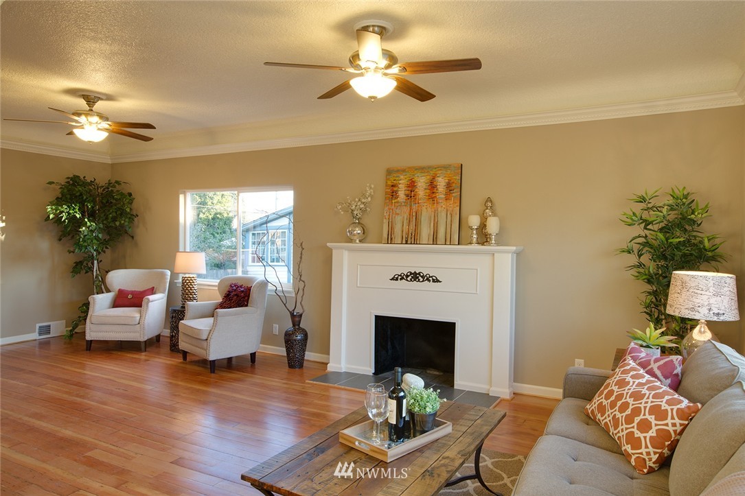 2309 Rockefeller Avenue Everett, WA 98201 - Photo 2 of 8
