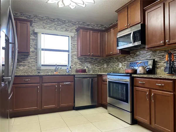 $2,400 | 5562 Superior Drive, Lakeland, FL 33805