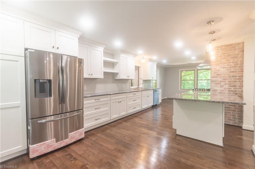 326 Golf Course Road Pilot Mountain, NC 27041 - Photo 3 of 29 Gallery Image 3