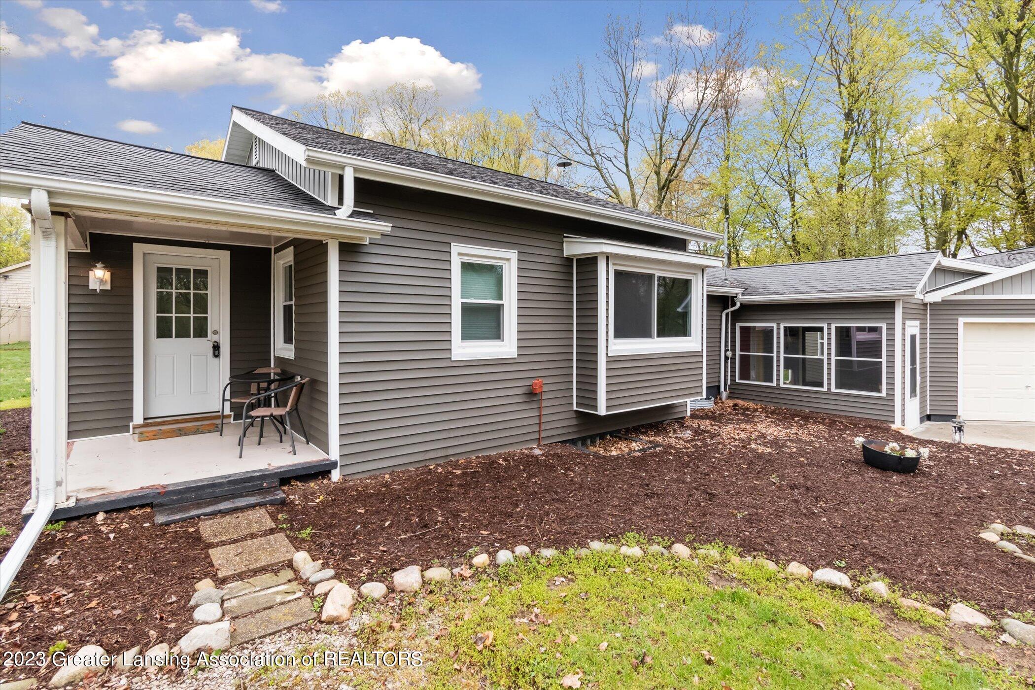 3318 West Howell Road Mason, MI 48854 - Photo 3 of 53 07-3318-W-Howell-Rd-Mason-MI-48854-Windo