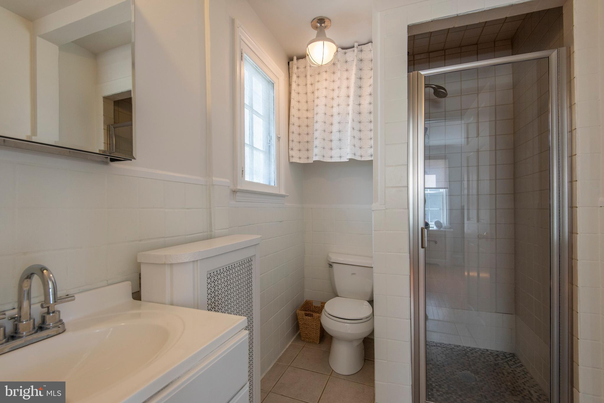 434 Anthwyn Road Narberth, PA 19072 - Photo 13 of 24 En-Suite Main Bathroom