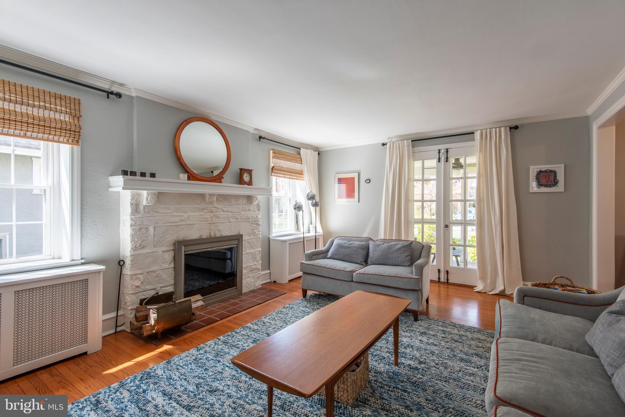 434 Anthwyn Road Narberth, PA 19072 - Photo 7 of 24 Living Room