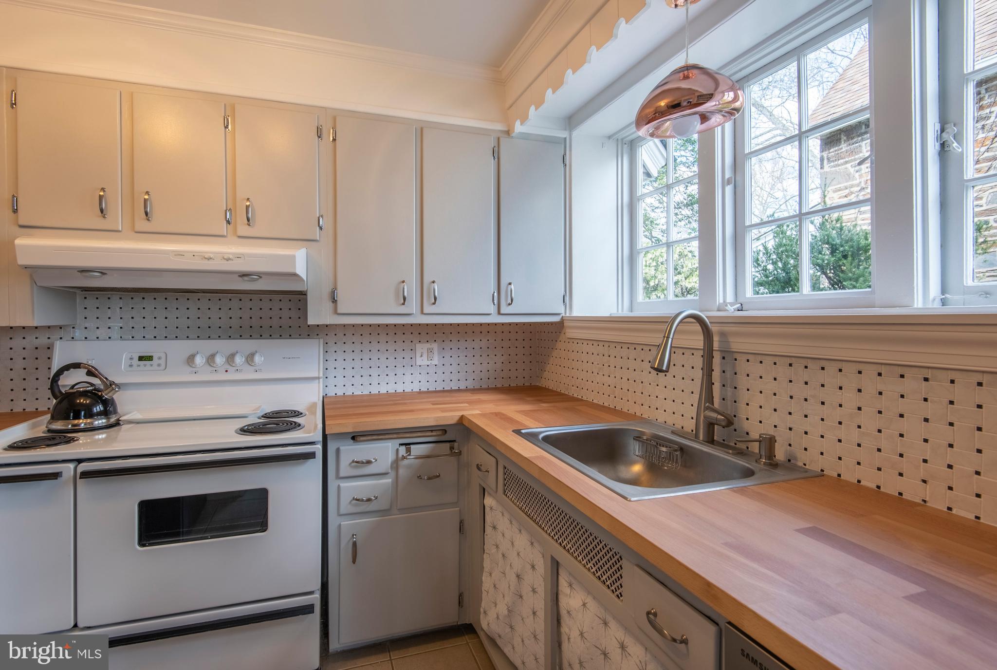 434 Anthwyn Road Narberth, PA 19072 - Photo 10 of 24 Kitchen