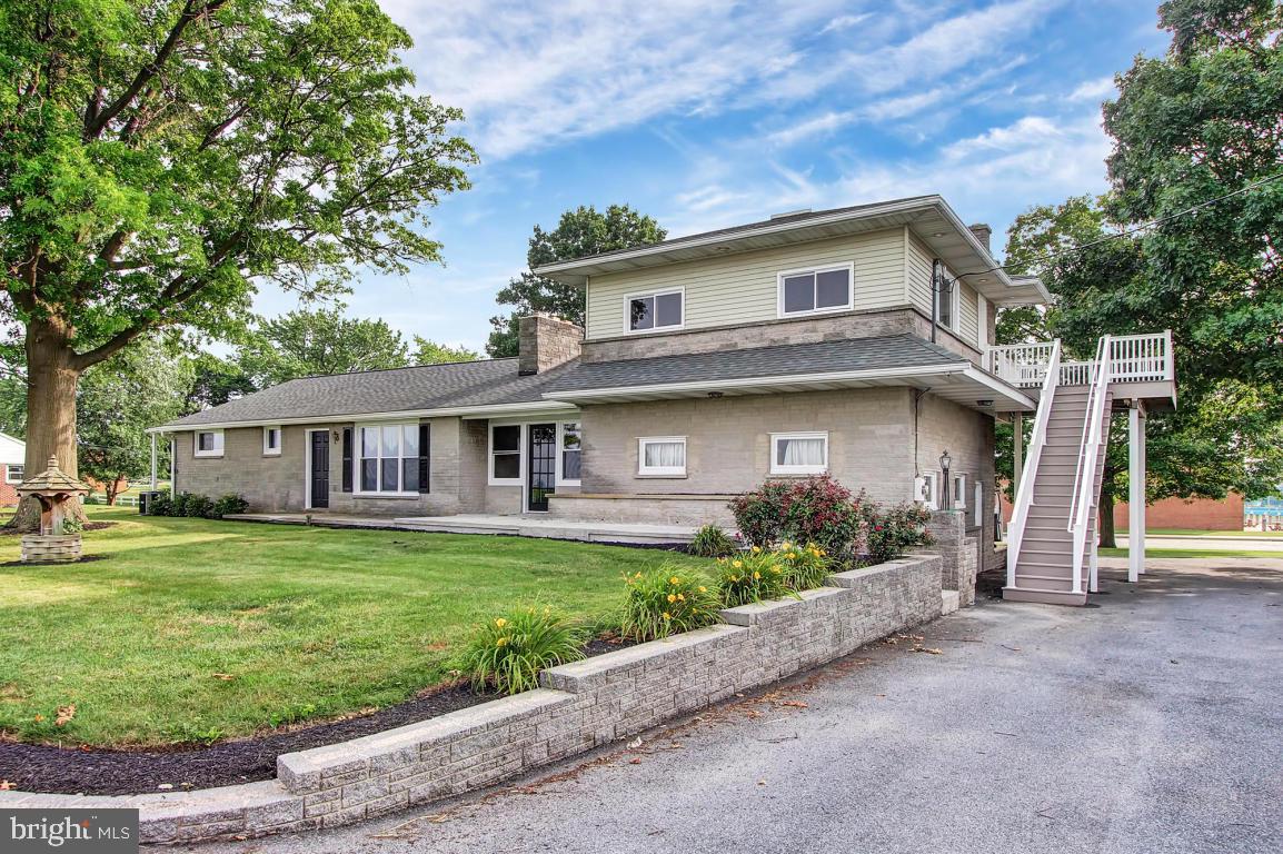 1552 Book Road Lancaster, PA 17602 - Photo 2 of 27 Gallery Image 2