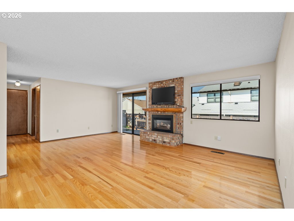 14859 Northeast Thompson Street Portland, OR 97230 - Photo 6 of 31
