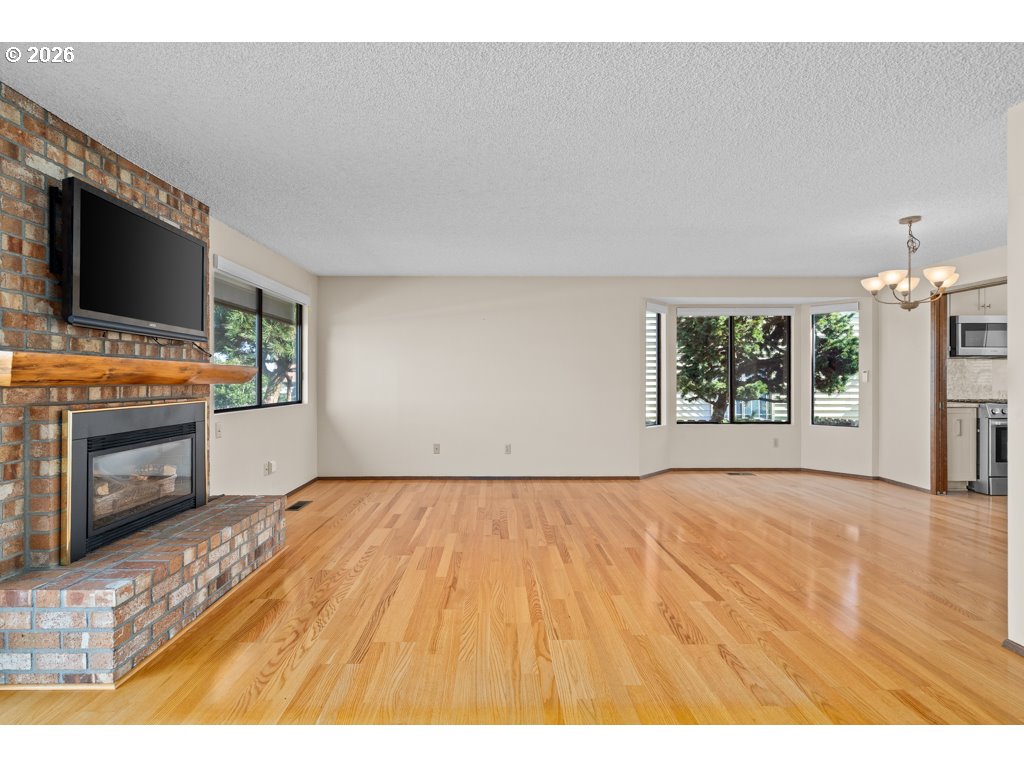 14859 Northeast Thompson Street Portland, OR 97230 - Photo 8 of 31