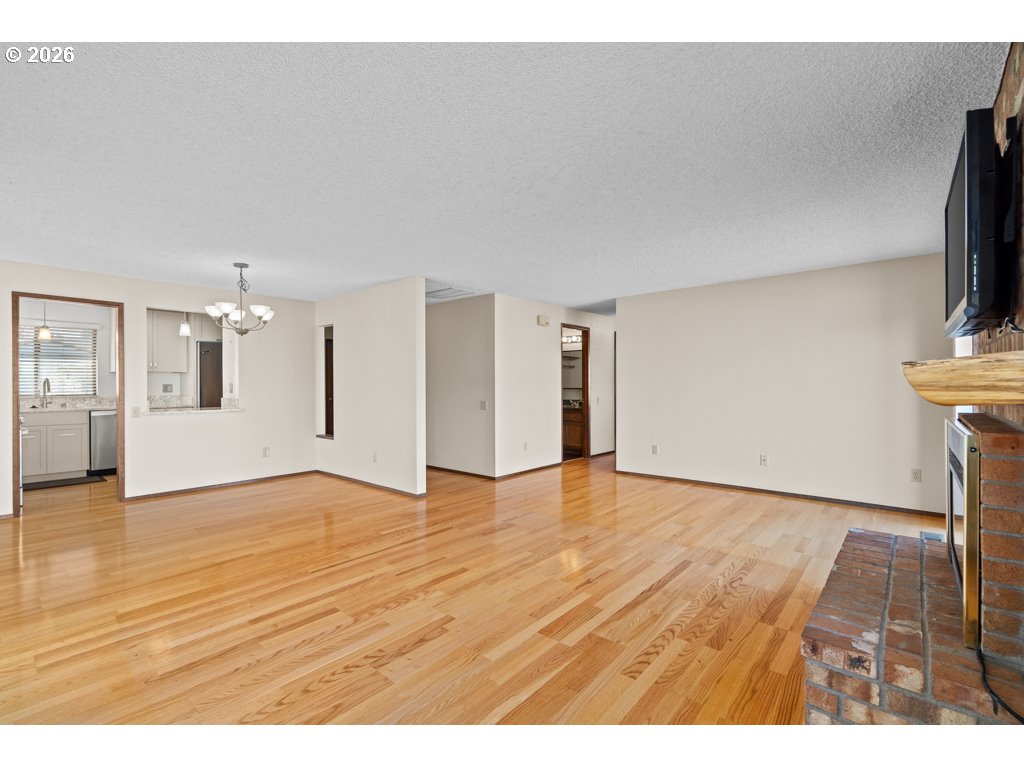 14859 Northeast Thompson Street Portland, OR 97230 - Photo 9 of 31
