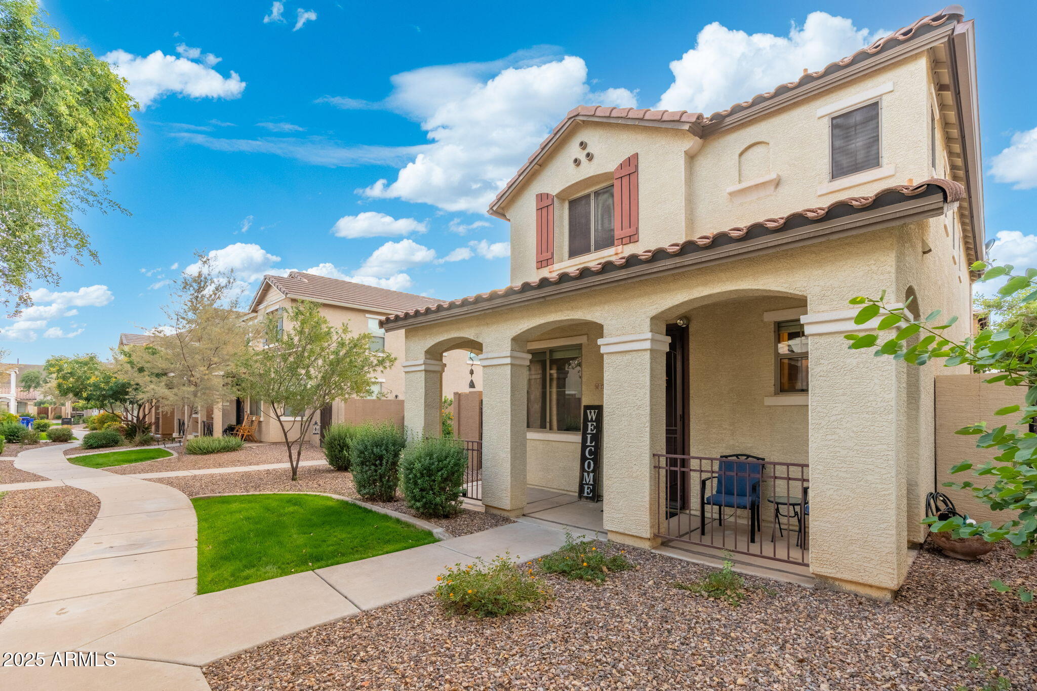 1705 East Joseph Way Gilbert, AZ 85295 - Photo 39 of 39 a front view of a house with garden