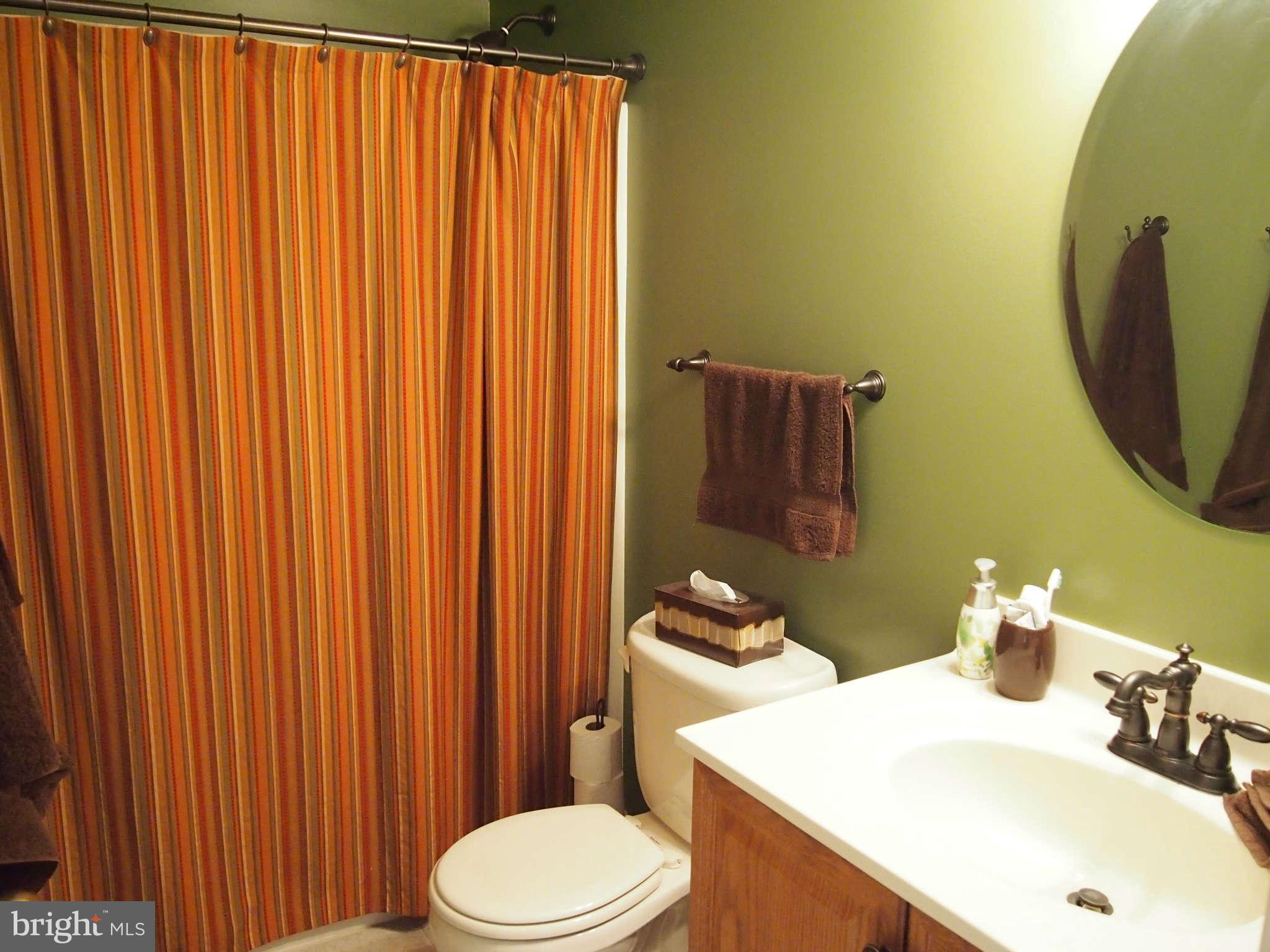 3806 Devonshire Road Hampstead, MD 21074 - Photo 16 of 27 Bath