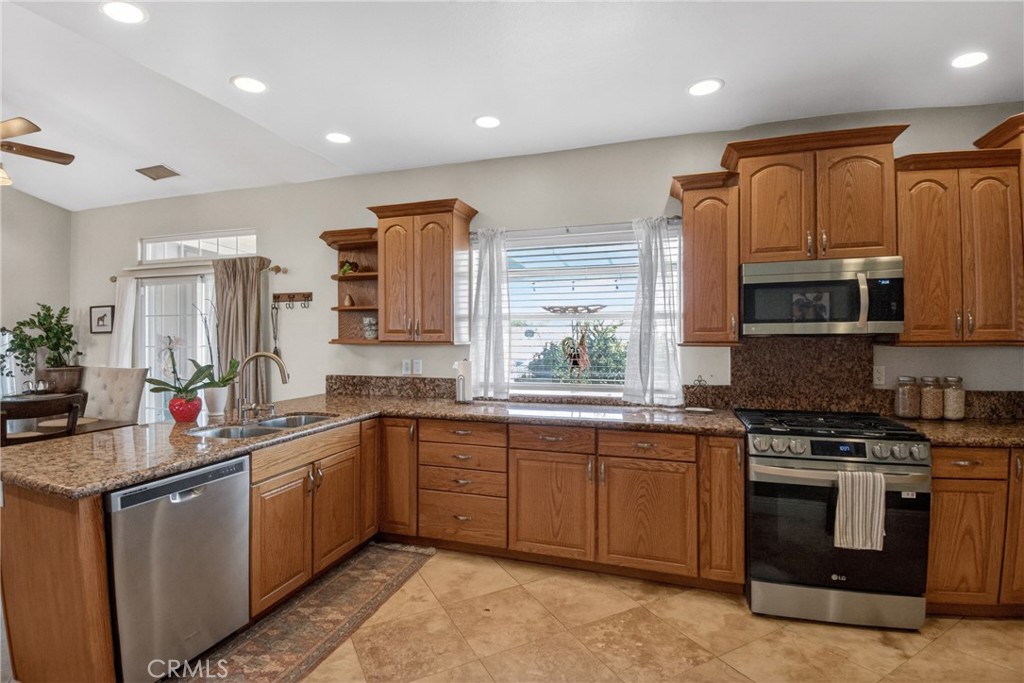 11380 Rochester Road Phelan, CA 92371 - Photo 20 of 55