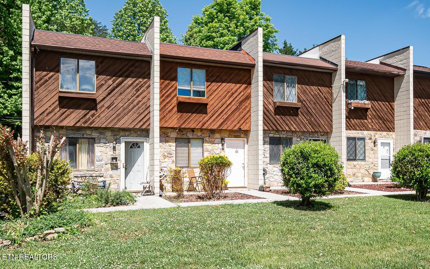 2705 Sood Road, Unit B Knoxville, TN 37921 - Photo 18 of 18 018-016-DSC 7855-1500x938