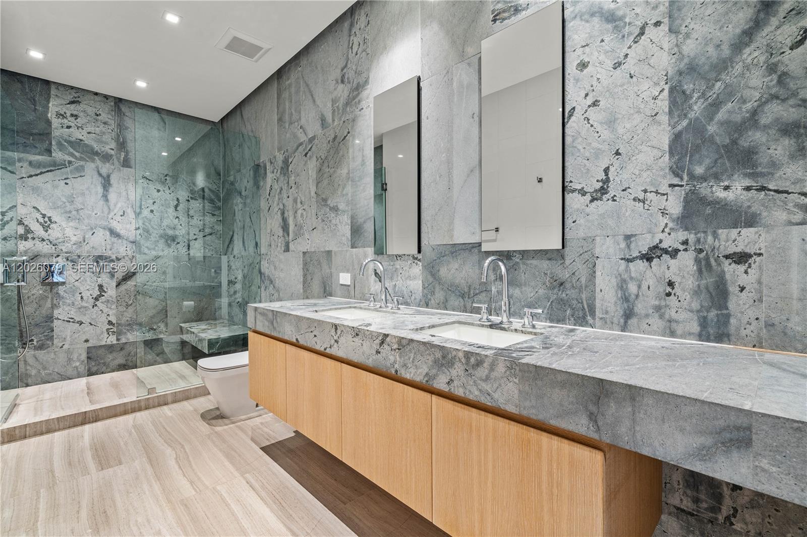 5061 North Bay Road Miami Beach, FL 33140 - Photo 33 of 63