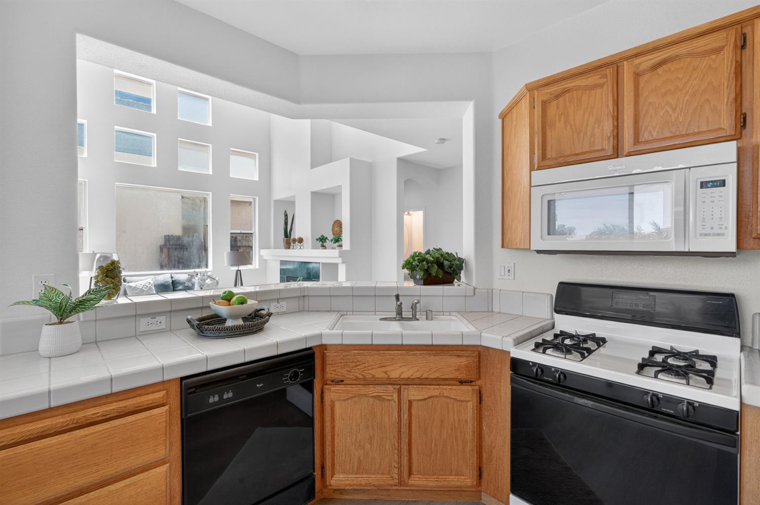 9087 Trumbauer Way Elk Grove, CA 95758 - Photo 19 of 66