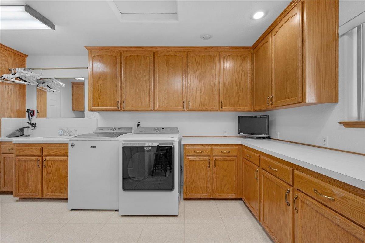 10925 Rusty Spur Lane Clovis, CA 93619 - Photo 21 of 94