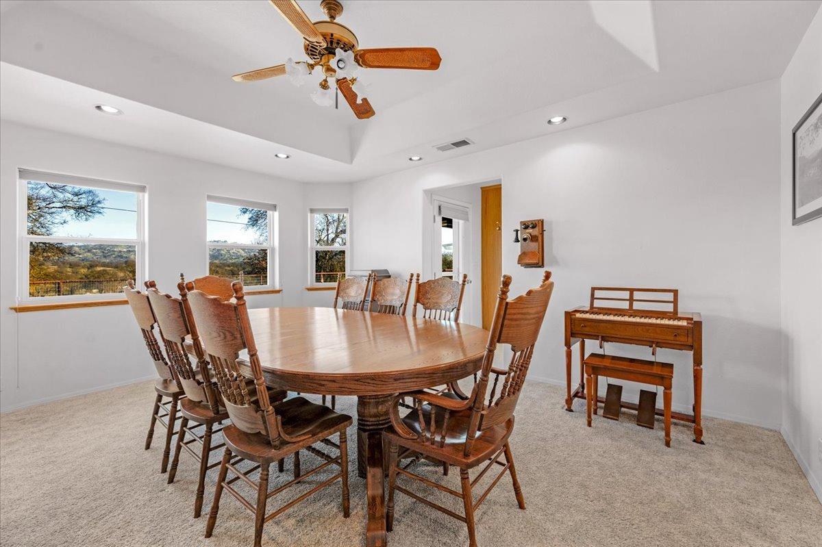 10925 Rusty Spur Lane Clovis, CA 93619 - Photo 24 of 94 a dining room with furniture and window