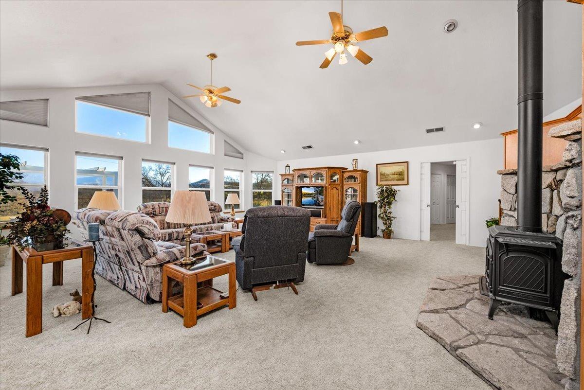 10925 Rusty Spur Lane Clovis, CA 93619 - Photo 5 of 94