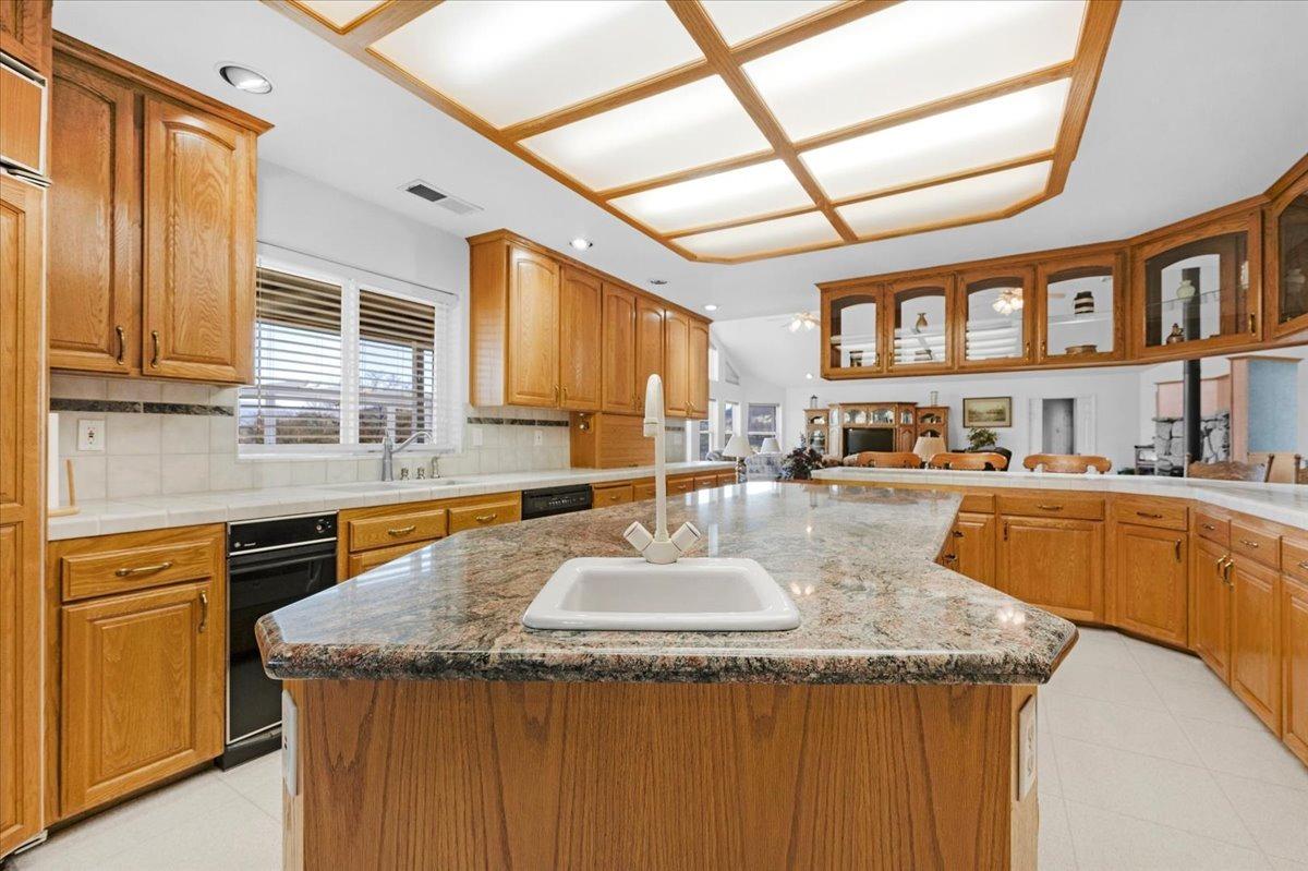 10925 Rusty Spur Lane Clovis, CA 93619 - Photo 9 of 94