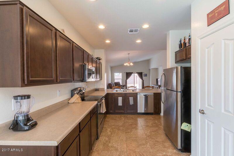 2756 East Gillcrest Road Gilbert, AZ 85298 - Photo 4 of 15 g0