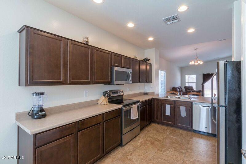 2756 East Gillcrest Road Gilbert, AZ 85298 - Photo 5 of 15 g1