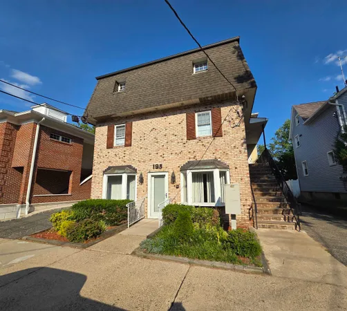 $1,950 | 195 3rd Avenue, Unit 2B, Westwood, NJ 07675