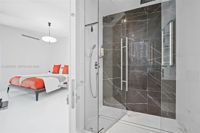 $42,500 | 300 Biscayne Blvd Way, Unit 3701, Miami, FL 33131